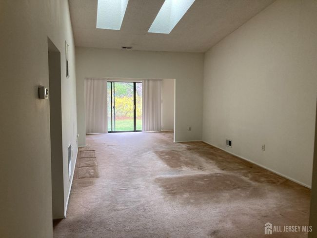 191 Wycoff Way W, Townhouse with 2 bedrooms, 2 bathrooms and null parking in East Brunswick NJ | Image 4