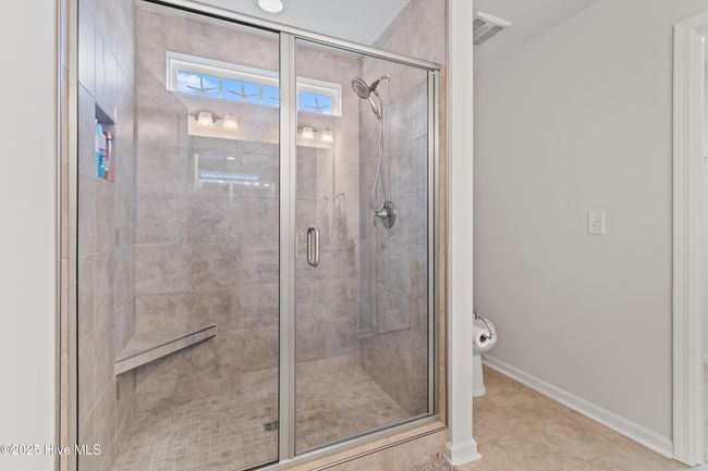 Large tiled shower | Image 13