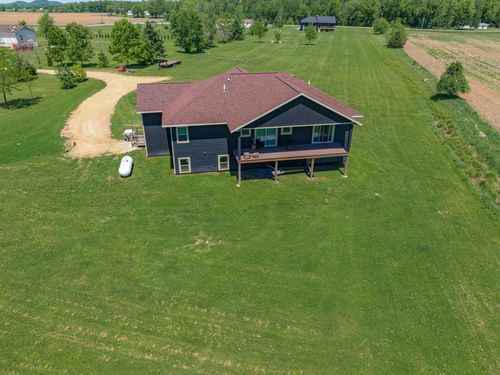 W5267 Weidling Dr, Mauston, WI, 53948-9811 | Card Image