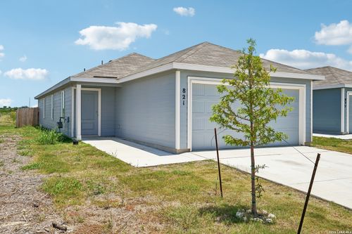 821 Day Break Dr, Marion, TX, 78124-1500 | Card Image