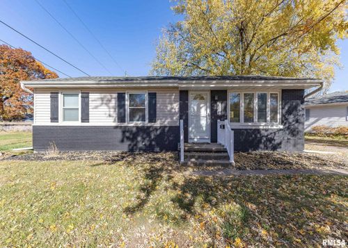 1430 4th St, Camanche, IA, 52730-2037 | Card Image