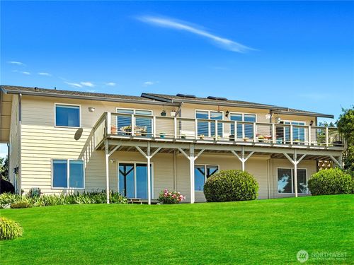 673 Majestic View Ln, Camano Island, WA, 98282-5750 | Card Image
