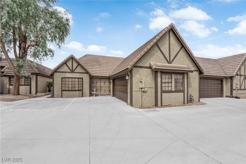 3980 Avebury Pl, Las Vegas, NV, 89121-4827 | Card Image