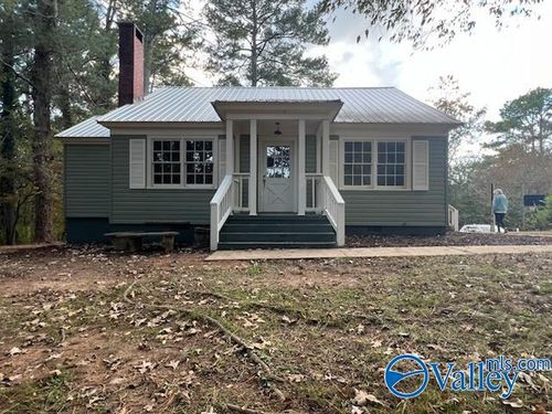 5 Edgemont Dr, Gadsden, AL, 35904-1405 | Card Image