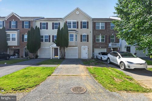 67 Quartz Rd, MARTINSBURG, WV, 25404-3712 | Card Image