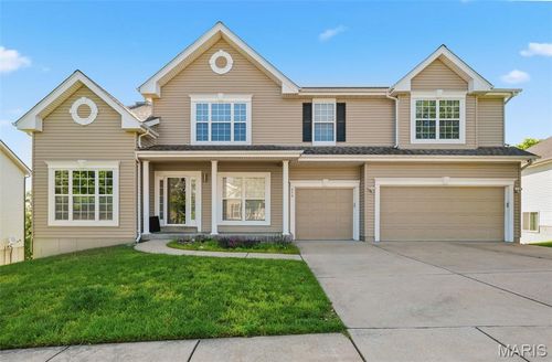 656 Grand View Ridge Ct, Eureka, MO, 63025-3718 | Card Image