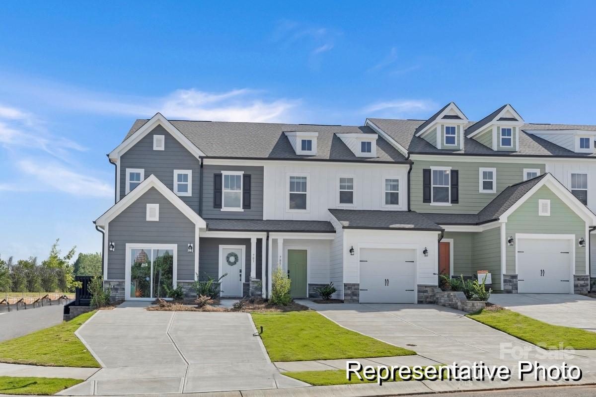 Basking Dr, Charlotte, NC 28214