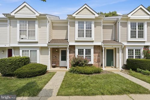 31 Essex Sq, STERLING, VA, 20164-3226 | Card Image