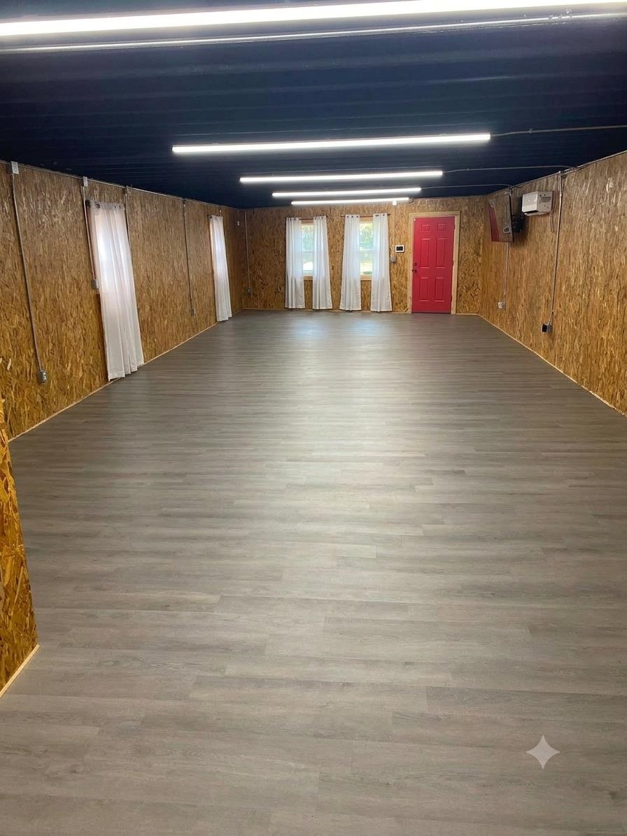 Commercial Sale in Daingerfield 2