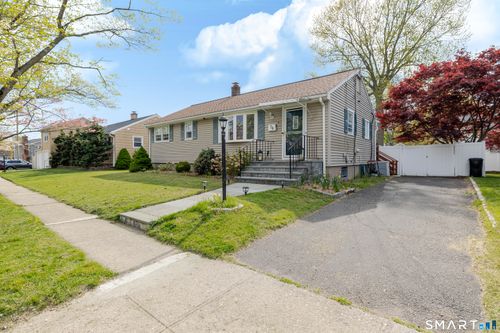 76 Geneva Ter, Fairfield, CT, 06824-5613 | Card Image