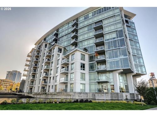 1001-1310 Nw Naito Pkwy, Portland, OR, 97209 | Card Image