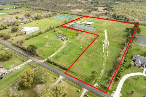 31 County Road 533, Angleton, TX, 77515 | Card Image