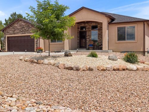 562 S Ferncliff Dr, Pueblo West, CO, 81007-6129 | Card Image