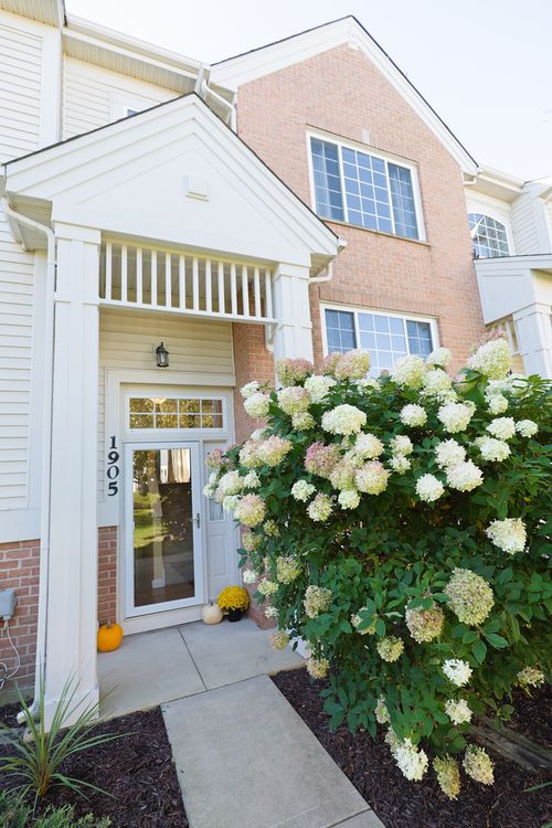 1905 Concord Dr, Mchenry, IL, 60050-8311 | Card Image