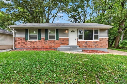 8513 Steve Ave, Hazelwood, MO, 63042-3226 | Card Image