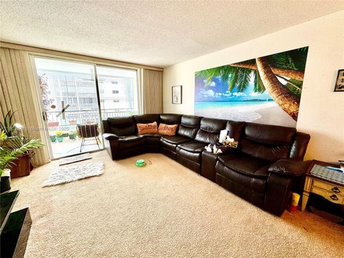 apt-503-619 Ne 14th Ave, Hallandale Beach, FL, 33009-3687 | Card Image