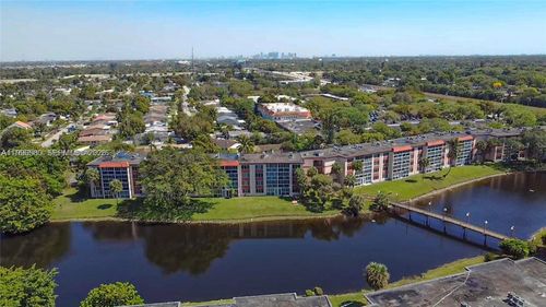 116-1103 Nw 58th Ter, Sunrise, FL, 33313-6327 | Card Image