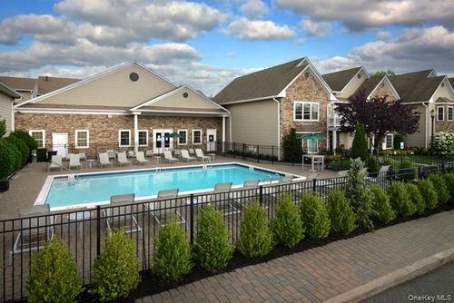 2201-2200 Dolphin Ln, Holbrook, NY, 11741-6221 | Card Image