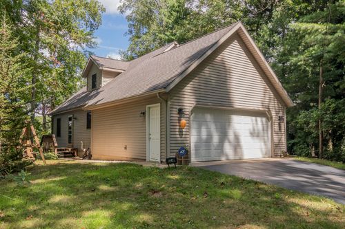 27348 Manstrom Dr, Lawton, MI, 49065-7630 | Card Image