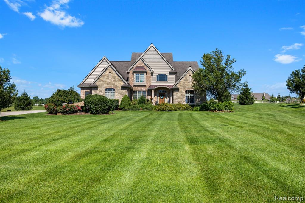Lapham Way, Plymouth, MI 48170