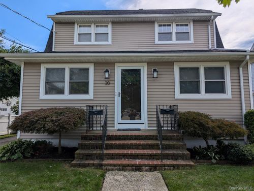 20 Sylvester Pl, Lynbrook, NY, 11563-1421 | Card Image