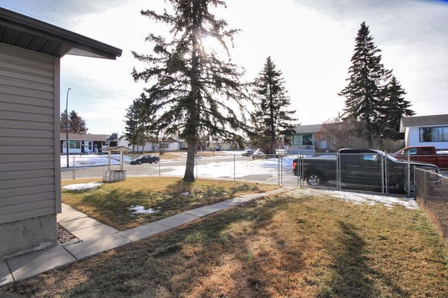 1004 Penrith Crescent Se, Home with 5 bedrooms, 2 bathrooms and 1 parking in Calgary AB | Image 26