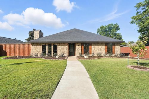 1402 Country Ln, Allen, TX, 75002-4513 | Card Image