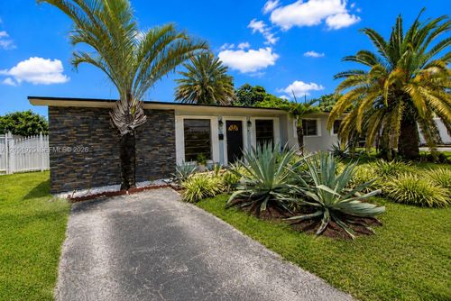 5865 W 13th Ave, Hialeah, FL, 33012-6354 | Card Image