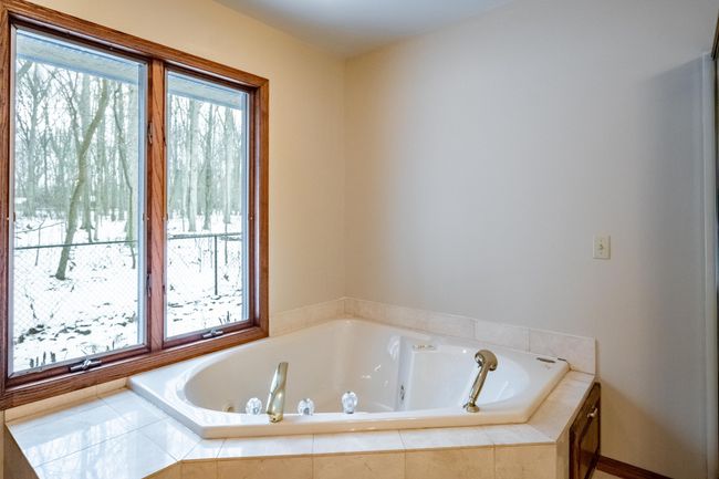 4352 Fenton Rd, House other with 4 bedrooms, 3 bathrooms and null parking in Hartland MI | Image 31