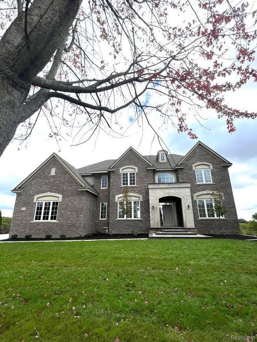 2934 Eagle Ct, Rochester Hills, MI, 48309-2855 | Card Image