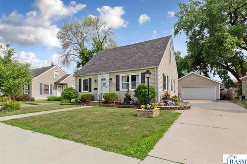 339 Jefferson Ave, North Mankato, MN, 56003-2225 | Card Image