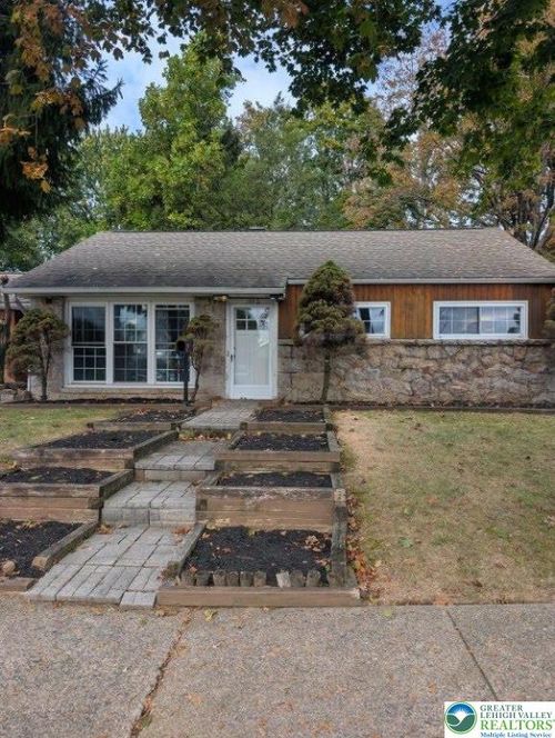 1440 Greenview Dr, BETHLEHEM, PA, 18018-1725 | Card Image