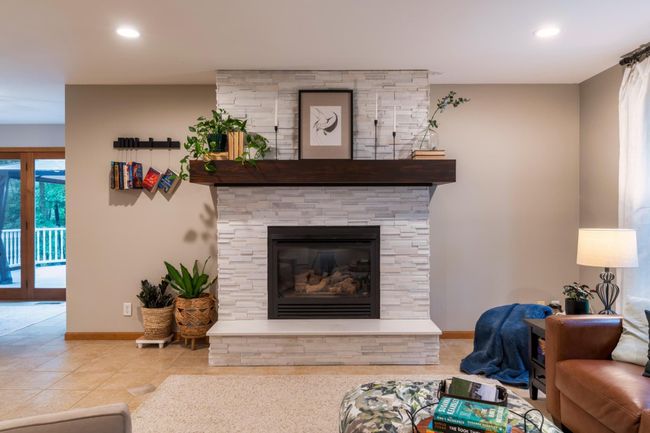 Living Room Fireplace.jpeg | Image 15