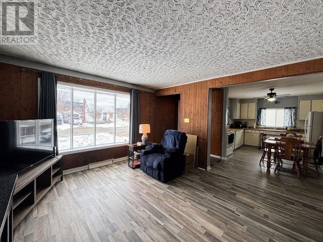 68 Neebig Ave, Home with 3 bedrooms, 2 bathrooms and null parking in Manitouwadge ON | Image 7