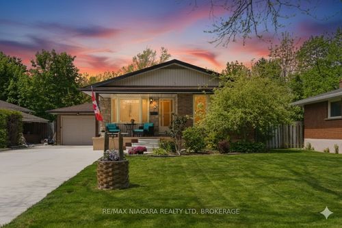 84 Regent Dr, Saint Catharines, ON, L2M3L7 | Card Image