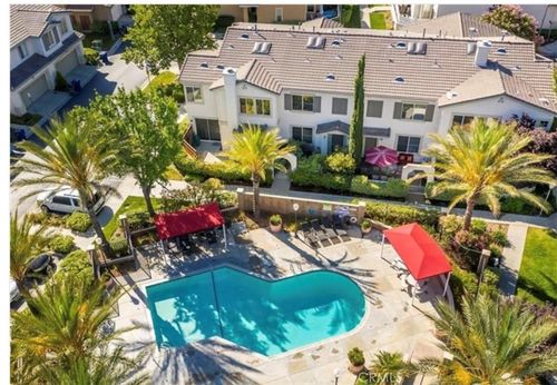 22705 Sundance Creek Dr, Santa Clarita, CA, 91350-3348 | Card Image