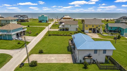 817 Westview, Crystal Beach, TX, 77650 | Card Image