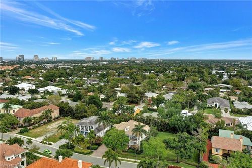 1427 Hemingway Pl, NAPLES, FL, 34103-3814 | Card Image
