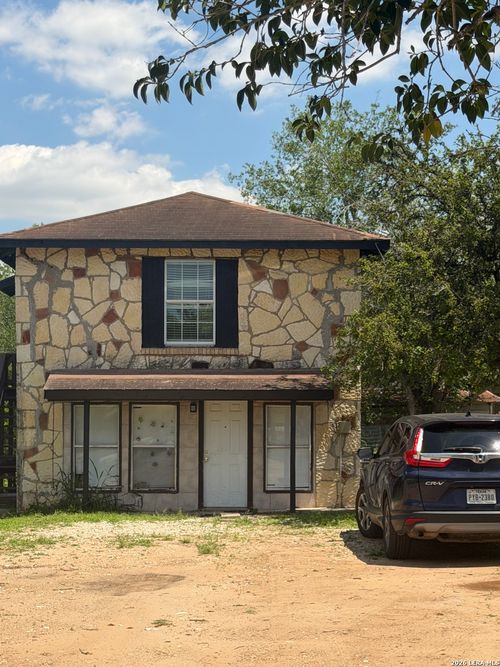 2-904 C St, Floresville, TX, 78114 | Card Image