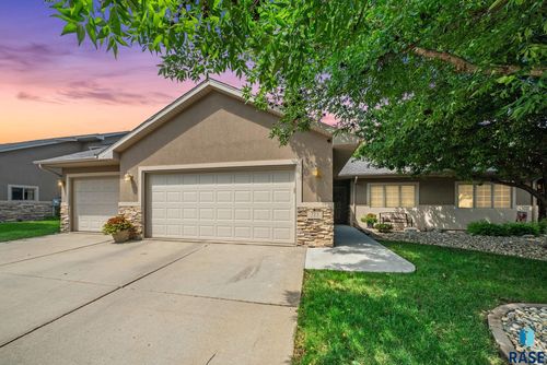 722-722 E 70th Pl, Sioux Falls, SD, 57108-8407 | Card Image