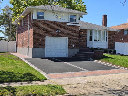 51 Stephen St, Levittown, NY, 11756-1718 | Card Image