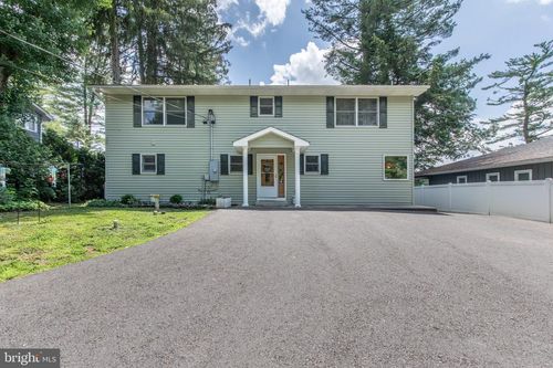 5194 Hamilton S, Saylorsburg, PA, 18353-8225 | Card Image