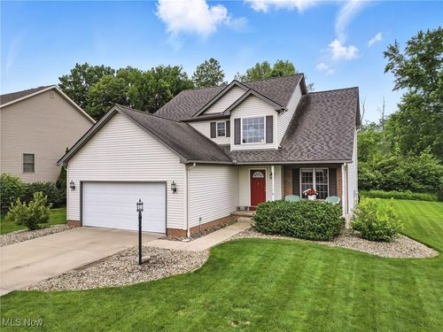 10450 Carrousel Woods Drive, New Middletown, OH, 44442 | Card Image