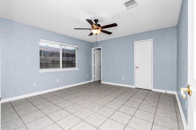 18215 Navajo Trail Dr, House other with 3 bedrooms, 2 bathrooms and 2 parking in Spring TX | Image 13