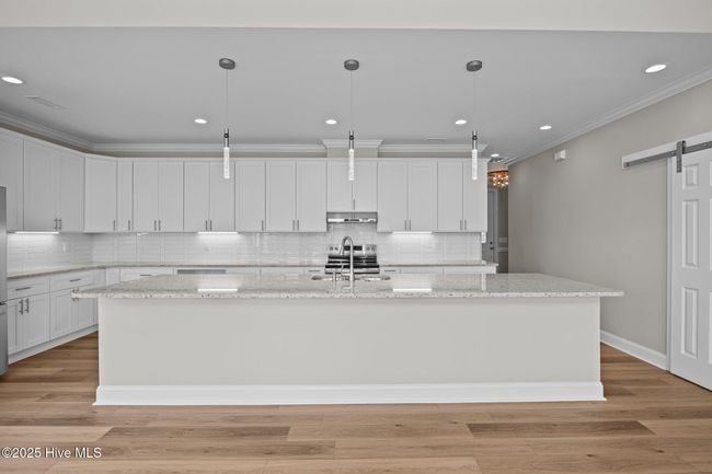 Kitchen | Image 12