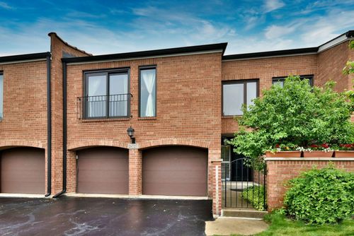 2S727 Williamsburg Ct, Oak Brook, IL, 60523-1080 | Card Image