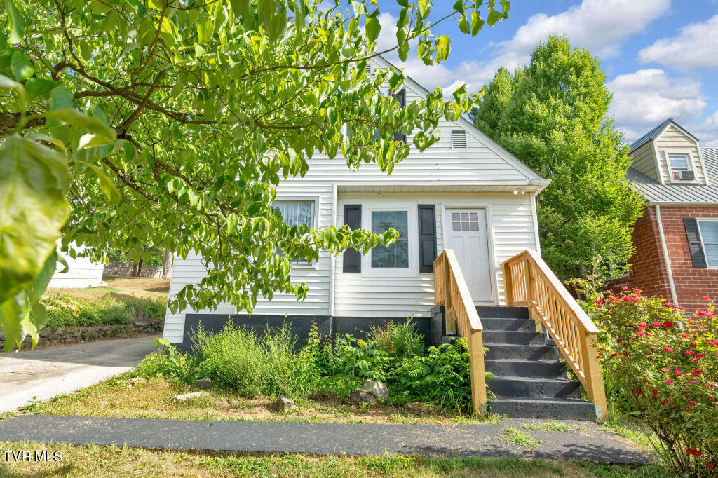 Jackson St, Kingsport, TN 37660