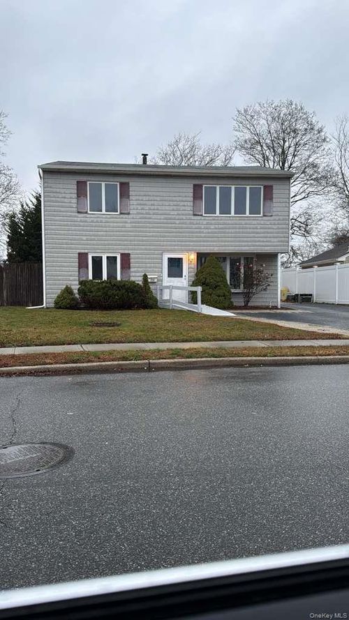 4218 Florence Rd, Bethpage, NY, 11714-6208 | Card Image