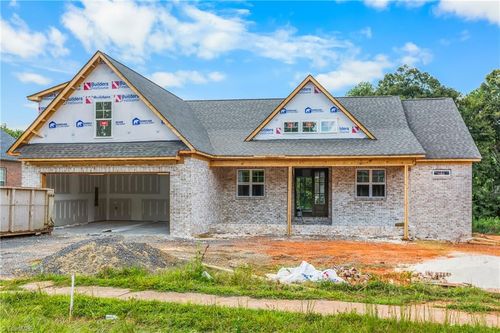 130 S Madera Dr, Mocksville, NC, 27028-4189 | Card Image