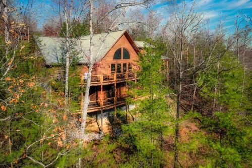 2760 Cedar Falls Way, Sevierville, TN, 37862-7965 | Card Image
